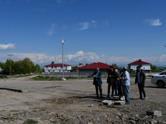 Bulanık Belediyesi Kilitli Parke Taşı Çalışmalarına Başladı